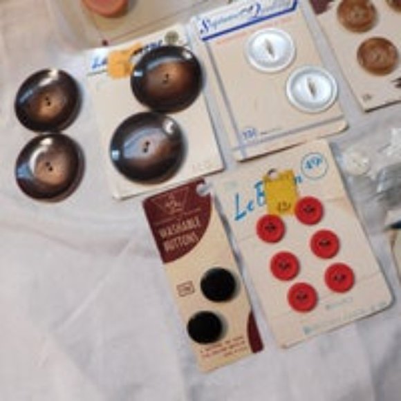Vintage Sewing Buttons Lot/Bundle - Picture 5 of 5